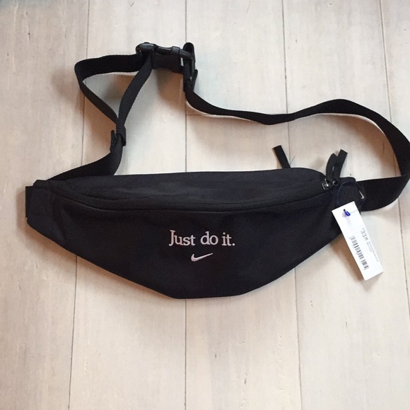 Nike Other - Nike Just Do It Men’s fanny pack